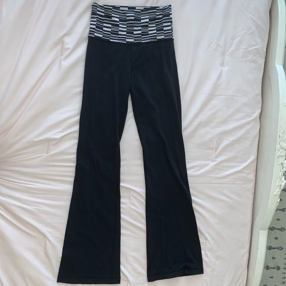 Black Lululemon Yoga Pants